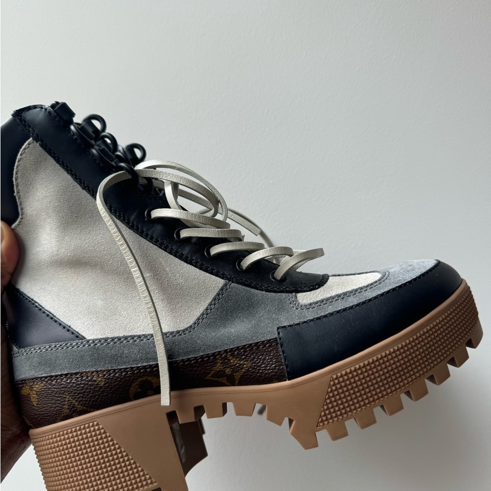 Louis Vuitton Laureate desert boot